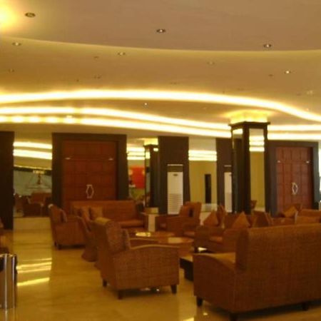Pamulinawen Hotel Laoag Buitenkant foto