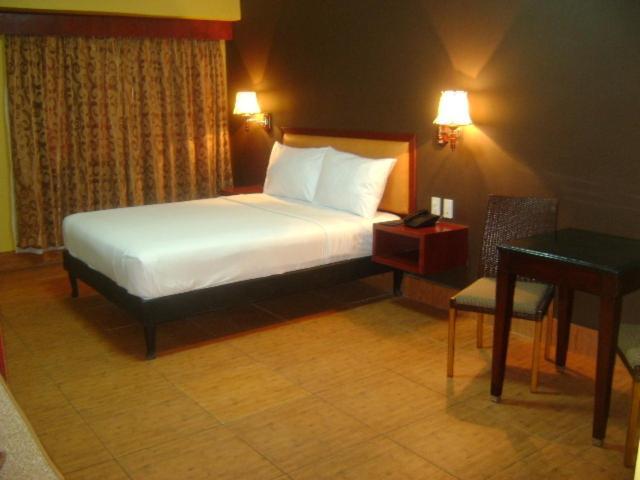 Pamulinawen Hotel Laoag Kamer foto