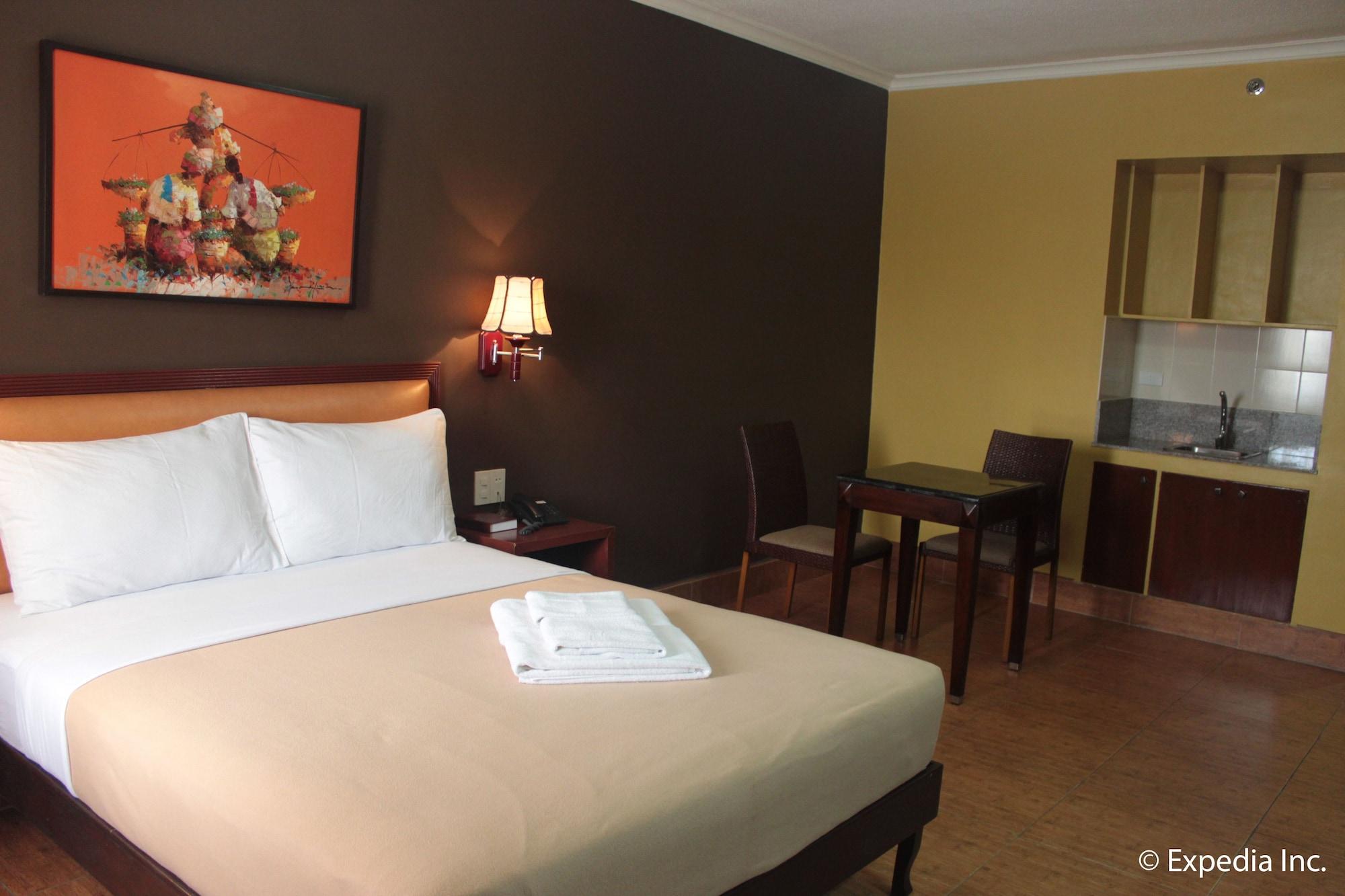 Pamulinawen Hotel Laoag Buitenkant foto