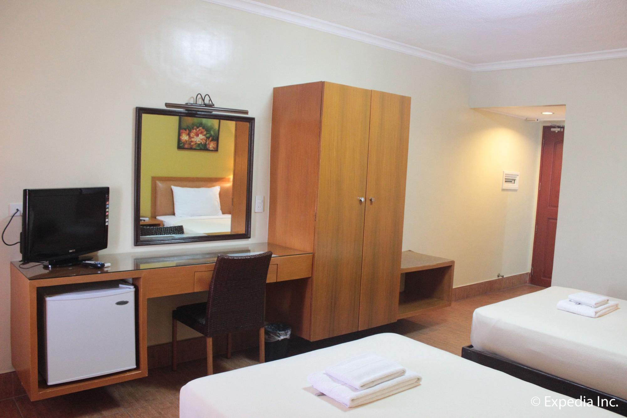 Pamulinawen Hotel Laoag Buitenkant foto