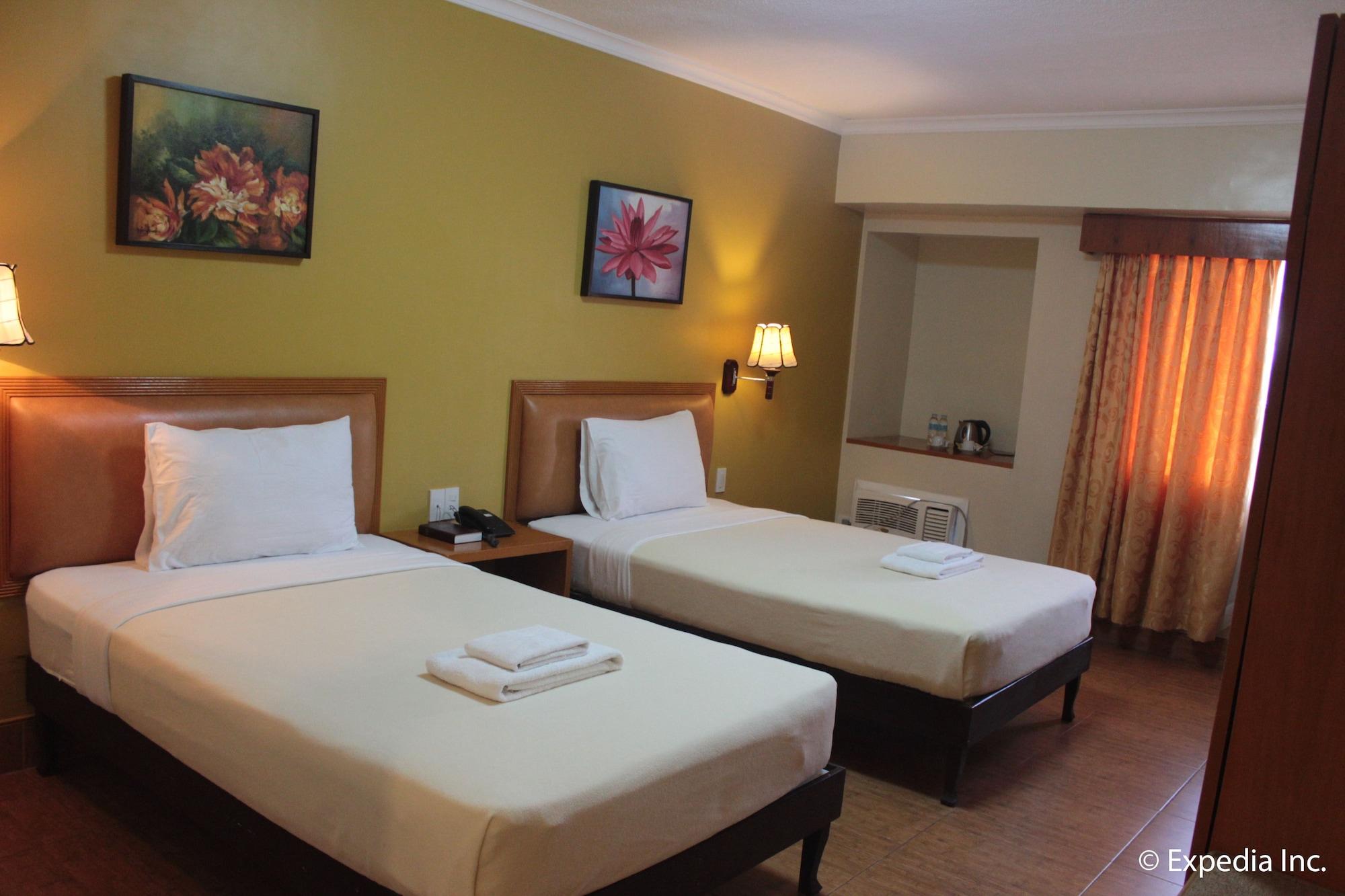 Pamulinawen Hotel Laoag Buitenkant foto