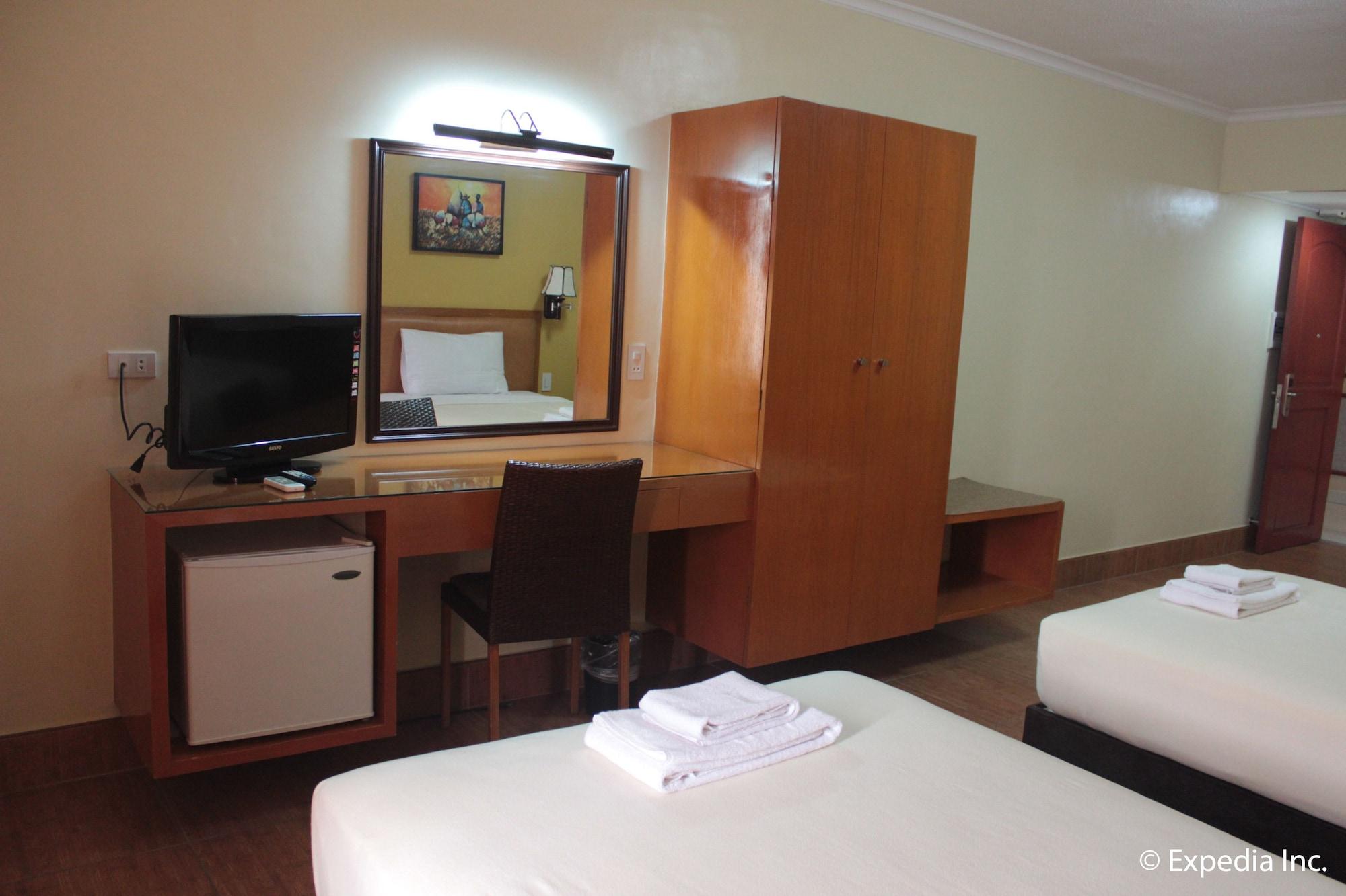 Pamulinawen Hotel Laoag Buitenkant foto