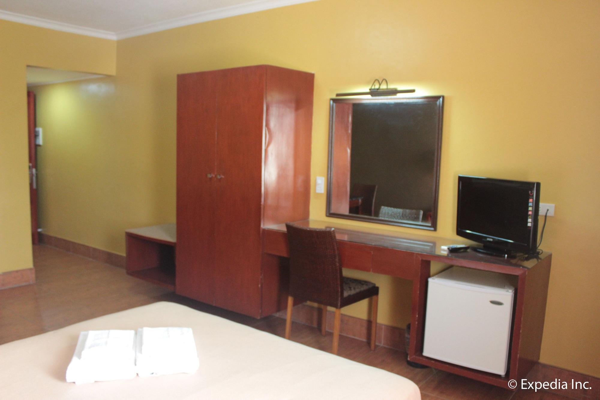 Pamulinawen Hotel Laoag Buitenkant foto