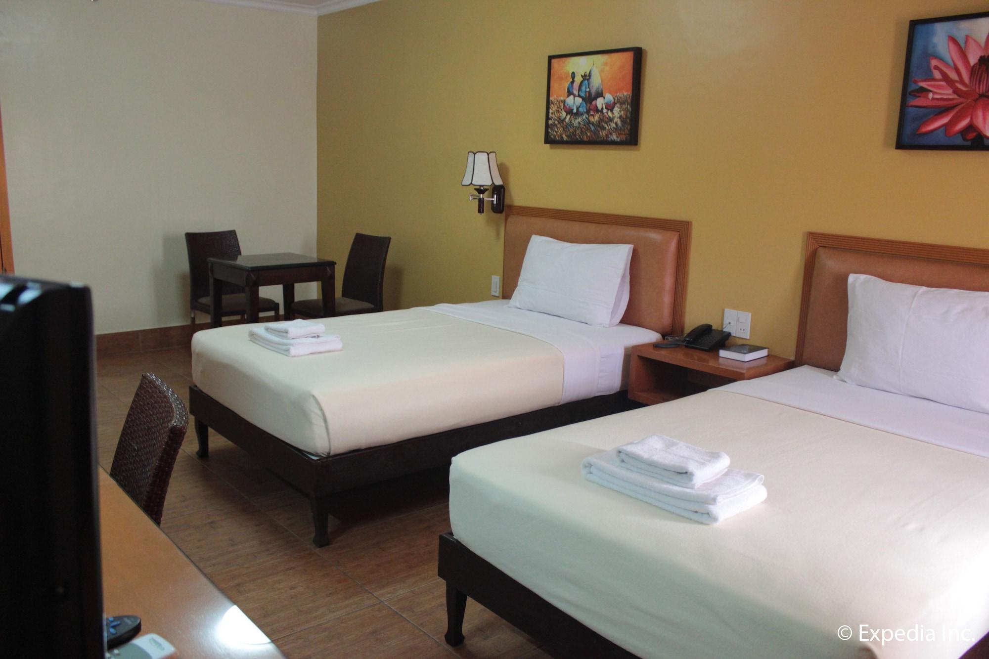 Pamulinawen Hotel Laoag Buitenkant foto