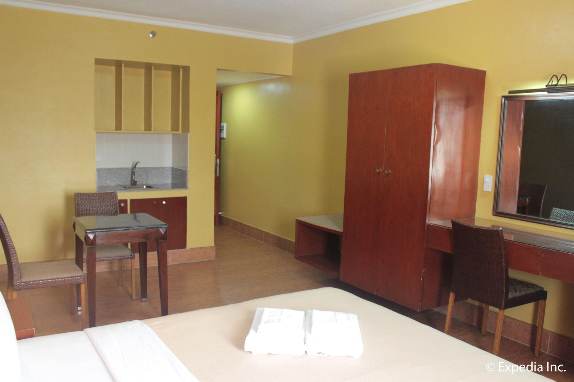 Pamulinawen Hotel Laoag Buitenkant foto