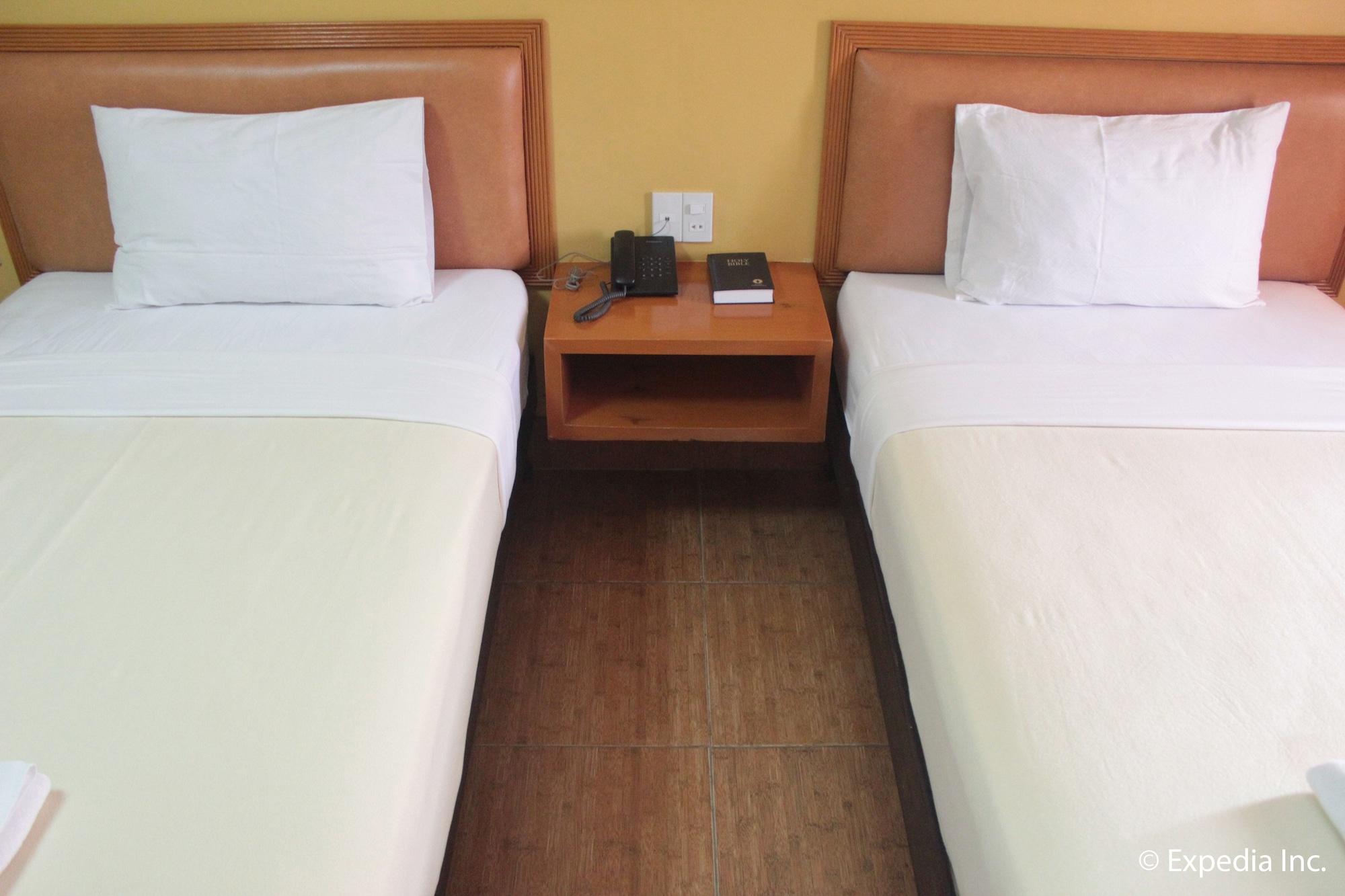 Pamulinawen Hotel Laoag Buitenkant foto