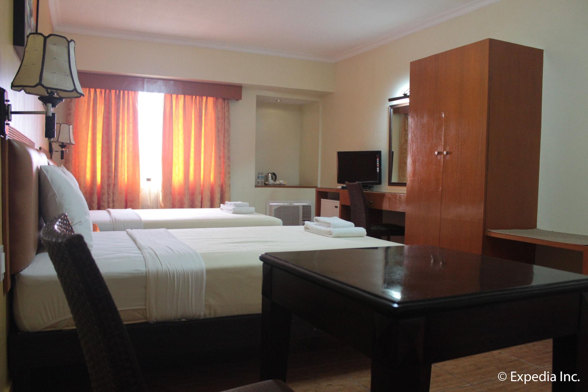 Pamulinawen Hotel Laoag Buitenkant foto
