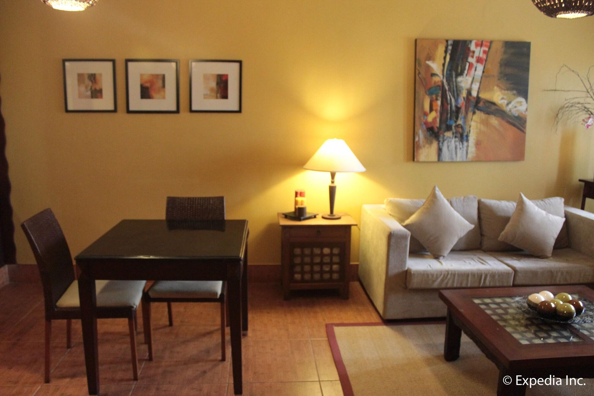 Pamulinawen Hotel Laoag Buitenkant foto