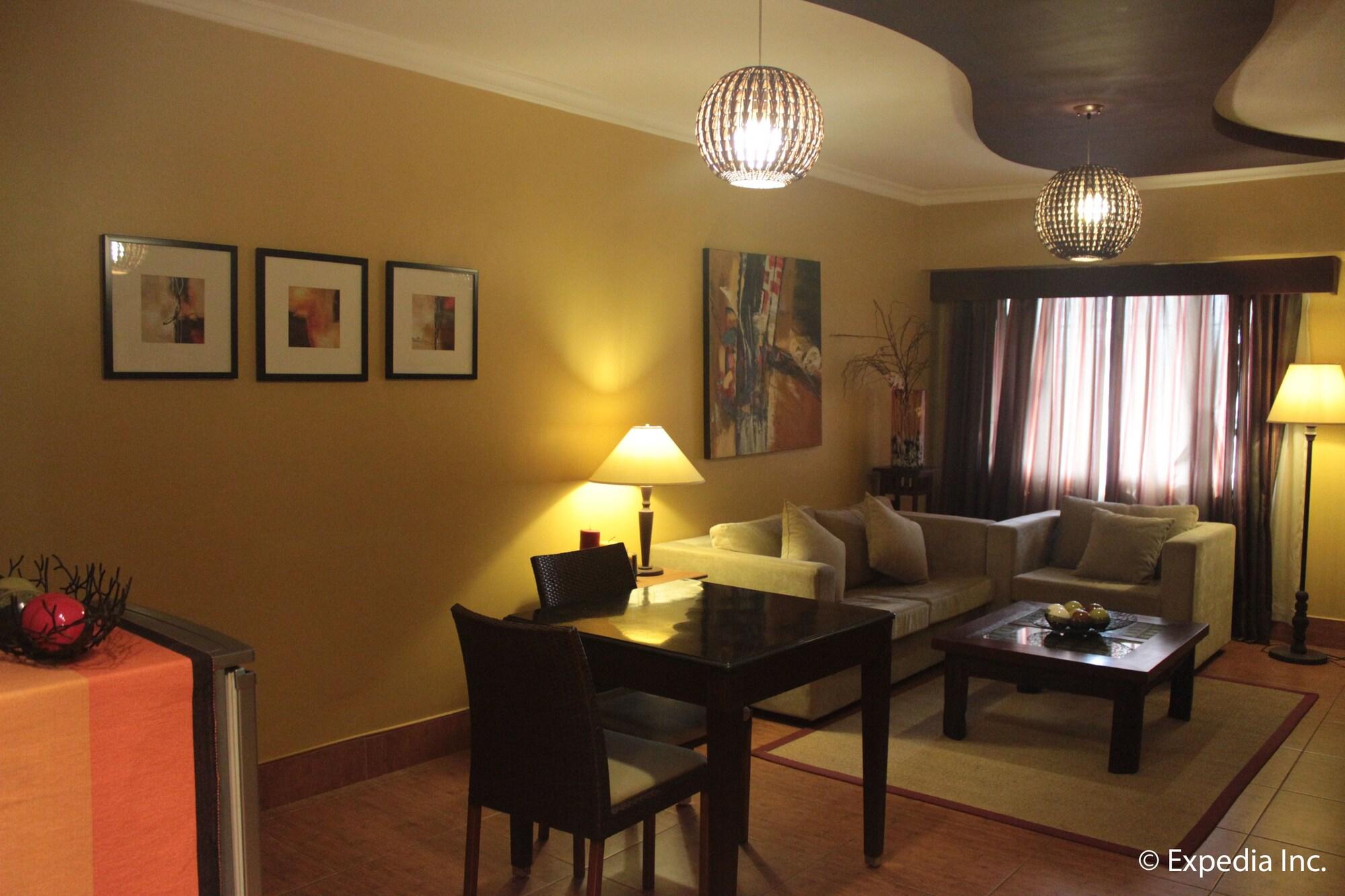Pamulinawen Hotel Laoag Buitenkant foto