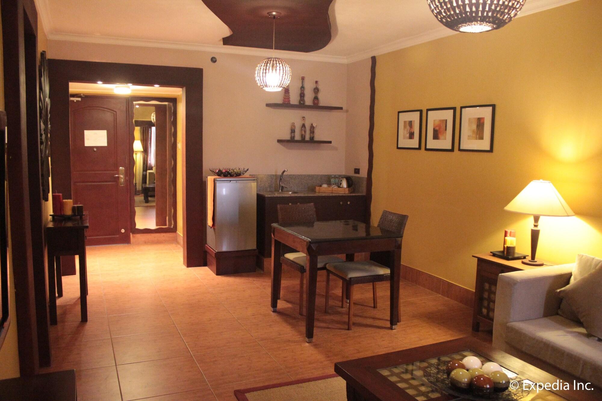 Pamulinawen Hotel Laoag Buitenkant foto