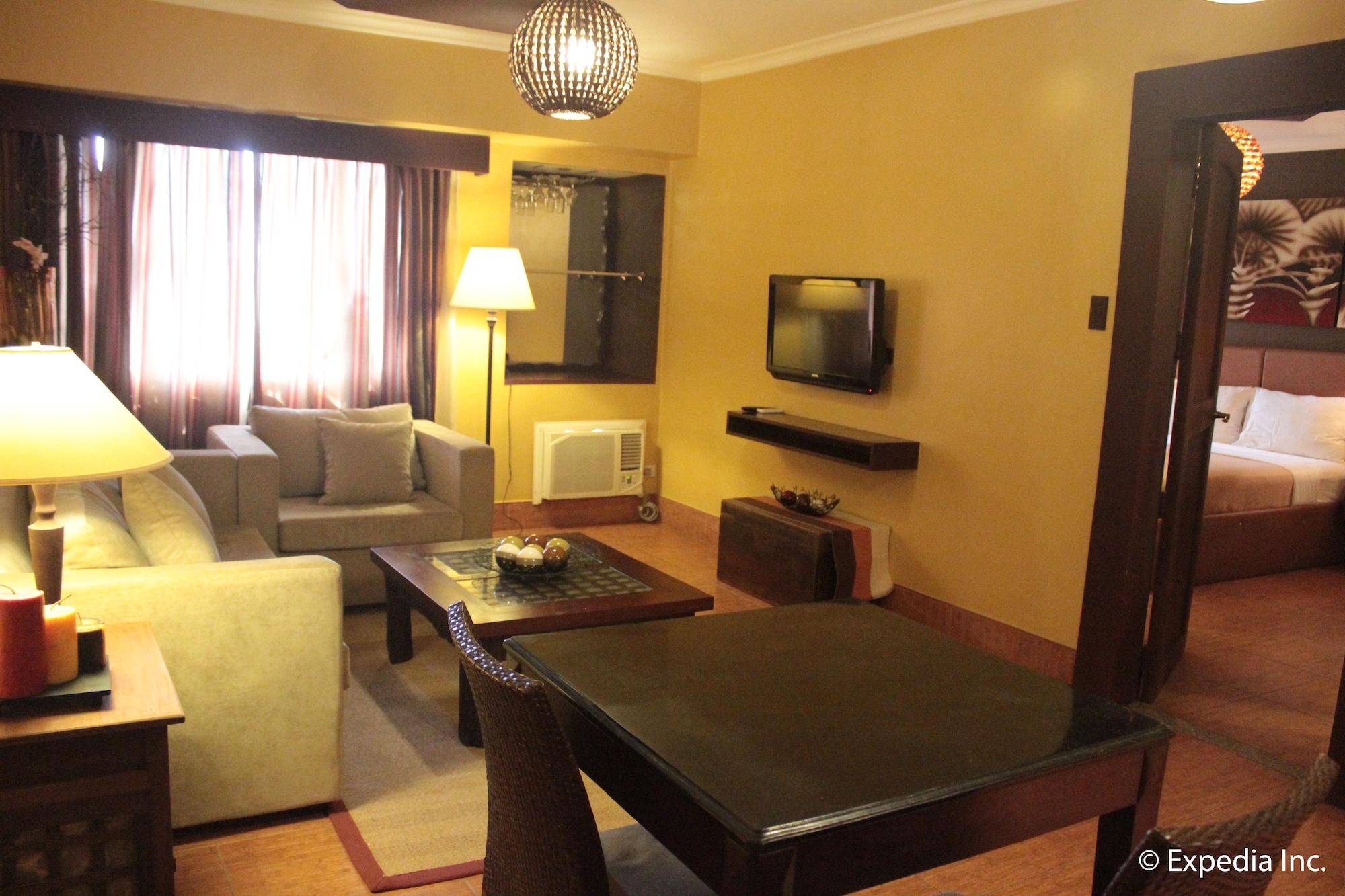 Pamulinawen Hotel Laoag Buitenkant foto