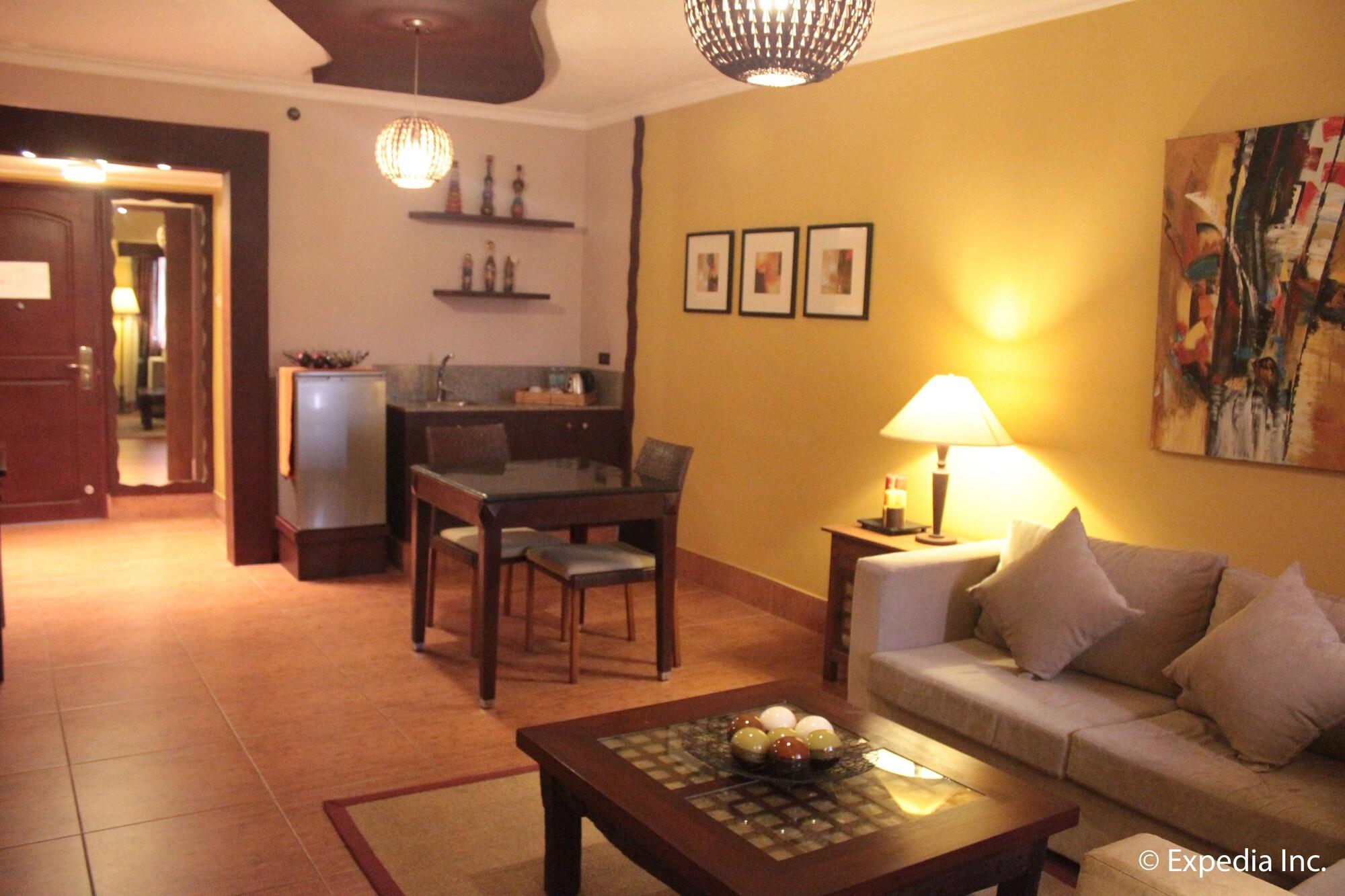 Pamulinawen Hotel Laoag Buitenkant foto