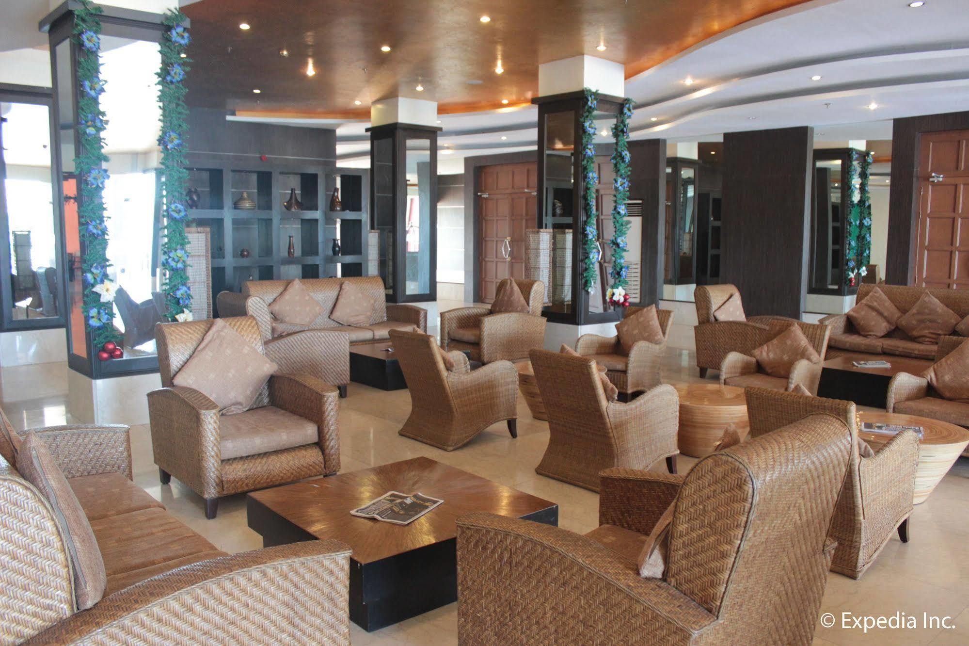Pamulinawen Hotel Laoag Buitenkant foto